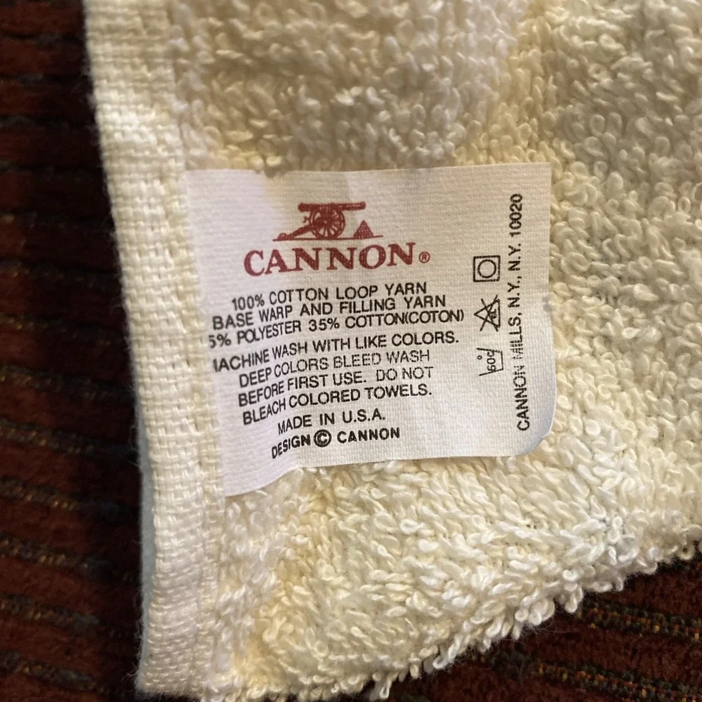 VINTAGE WALT DISNEY FARMER MICKEY/MINNIE CANNON FRINGED HAND TOWEL PEACH TREE